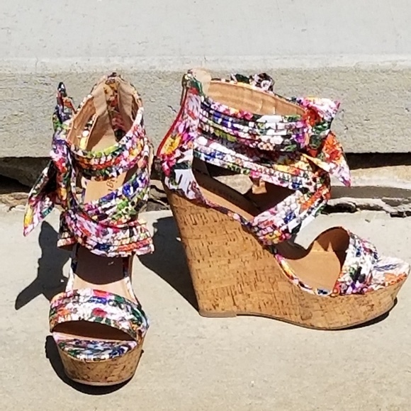 Shoes - 🔥🔥GLAMOUR Tropical Wedges🔥🔥